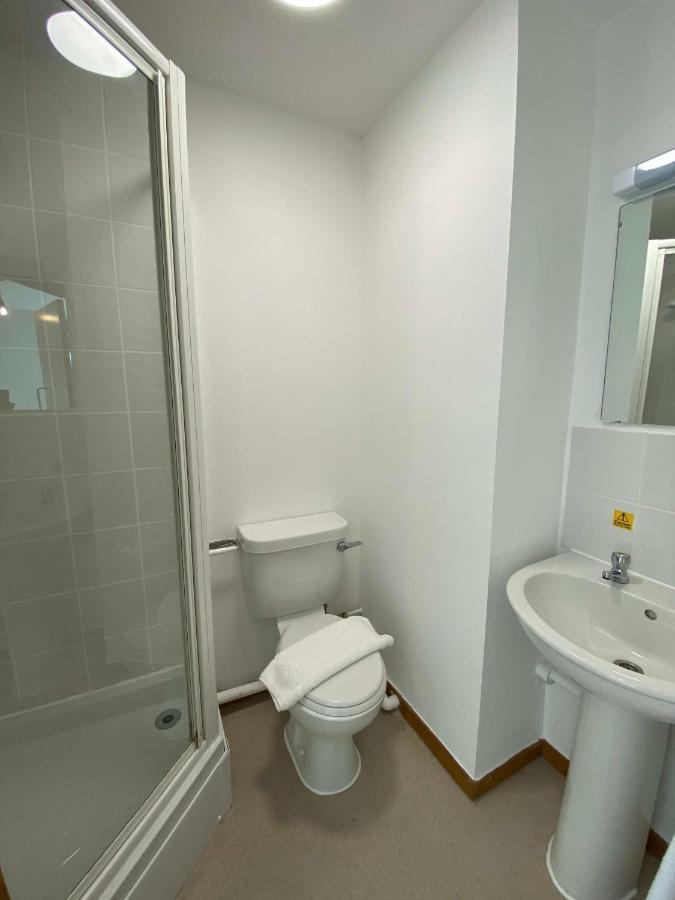 Regency Hall Smart Cheltenham Ensuite Rooms E ภายนอก รูปภาพ
